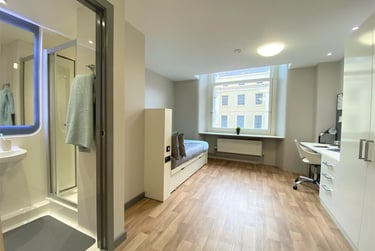 1 bed flat, College Square East, Holylands, Belfast, BT16DJ - Image 5